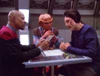 Sisko, Quark et un Karemmas sur DS9