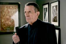 Leonard Nimoy dans Fringe
